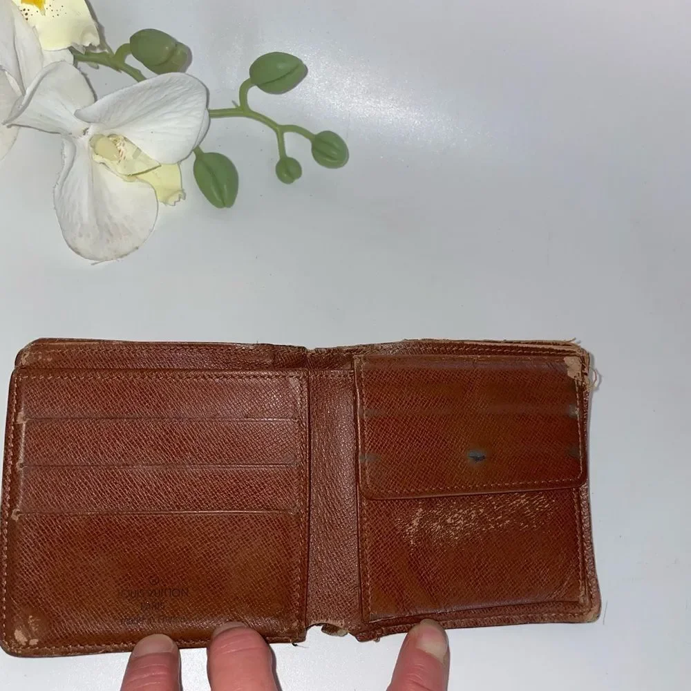 Authentic Louis Vuitton Monogram Bifold Wallet Mens